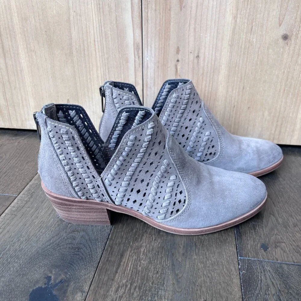 Vince Camuto vince camuto